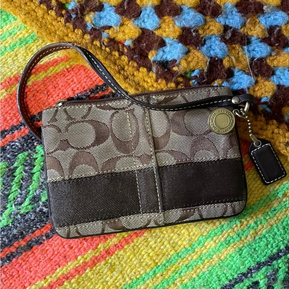Coach Handbags - Vtg Y2K Coach Factory Signature Wristlet